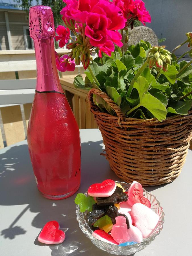 Kirkkokadun Amanda ja Olga Bed & Breakfast Uusikaupunki Bagian luar foto
